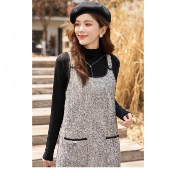 Elegant Women’s Knee-Length Tweed Suspender Dress