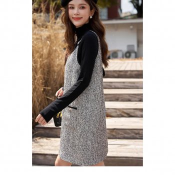 Elegant Women’s Knee-Length Tweed Suspender Dress